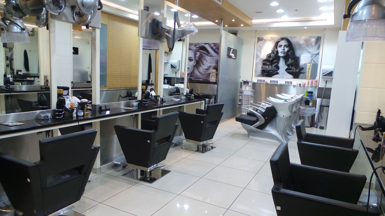 Amro Ladies Salon
