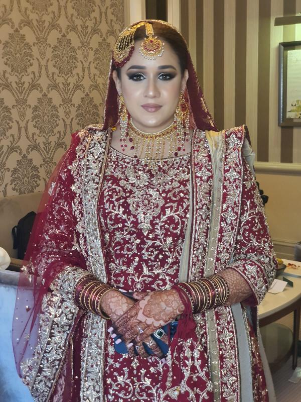 Dubai makeup artist bushra kashif makeovers
