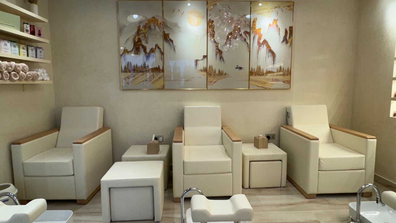 Glow beauty salon