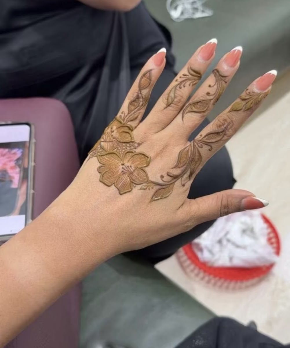 House of glow henna and beauty salon home service