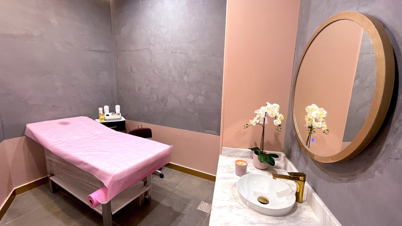 Larimar Ladies Saloon