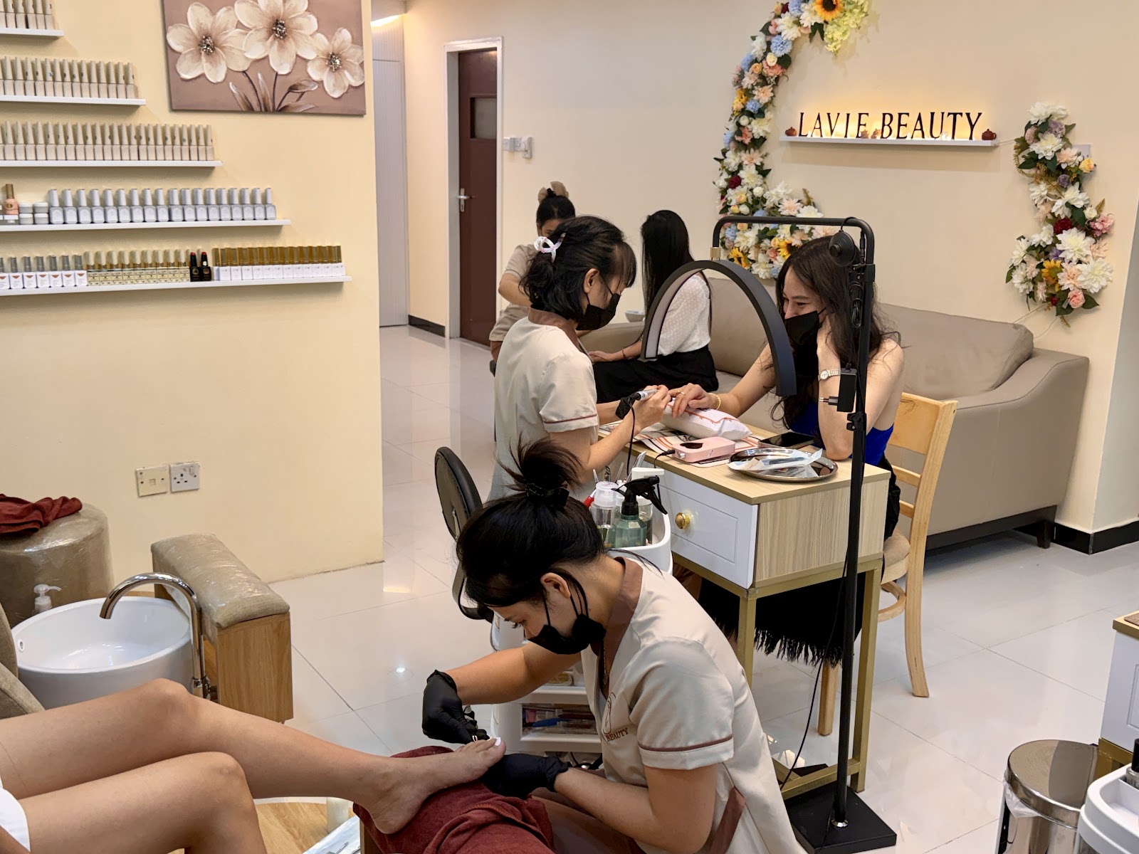 LAVIE VN WOMEN PERSONAL CARE AND BEAUTY - L.L.C