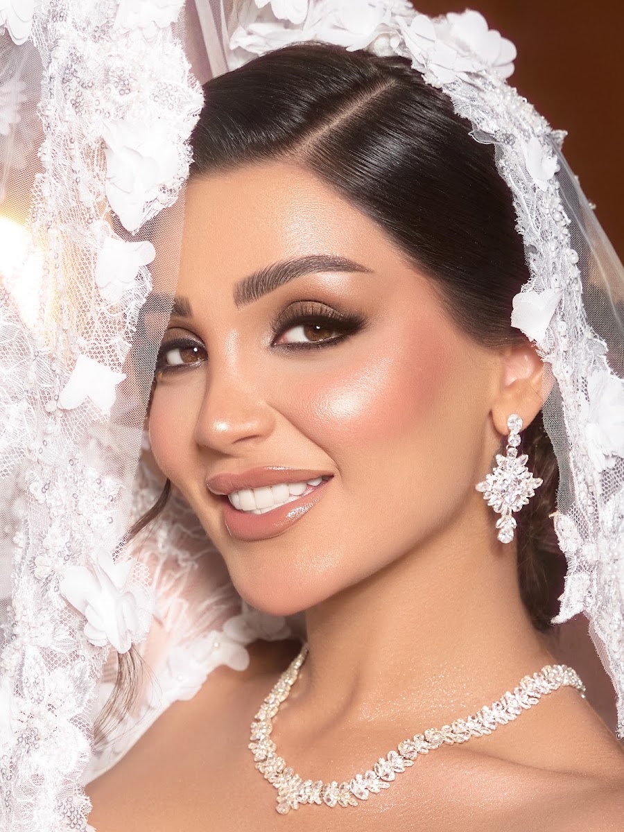 شمسه المزروعي Makeup Artist