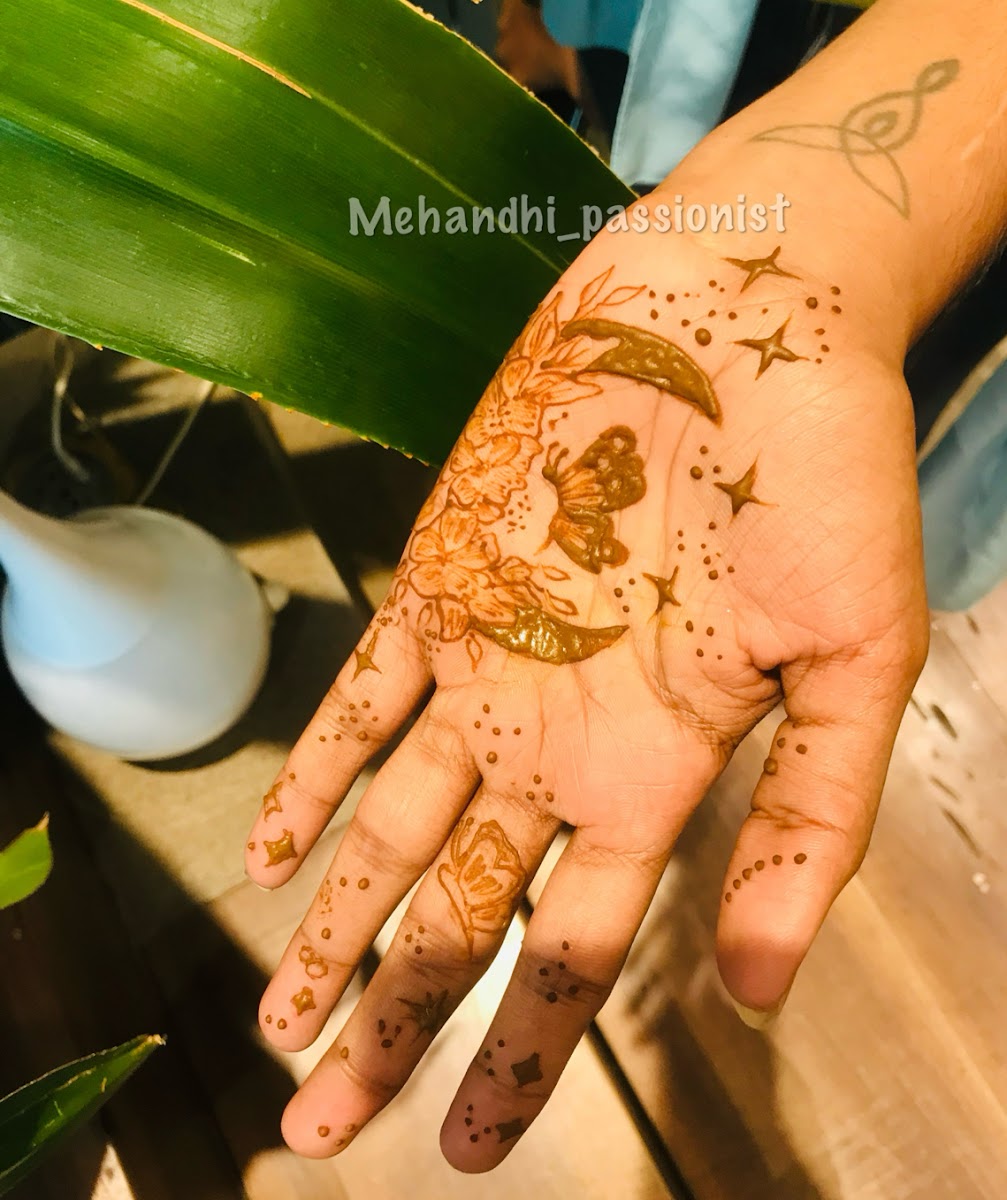 Mehandhi_passionist
