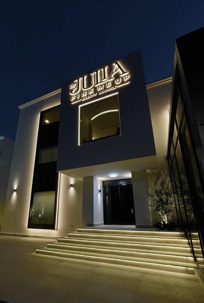 Pink Me Up Beauty Lounge By Julia