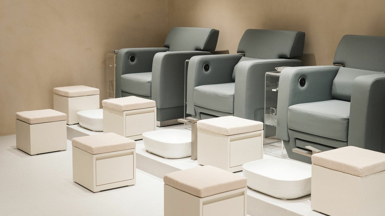 Royal Nails Beauty Lounge - Khalifa City
